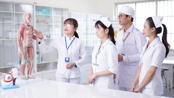 cao đẳng điều dưỡng học mấy năm