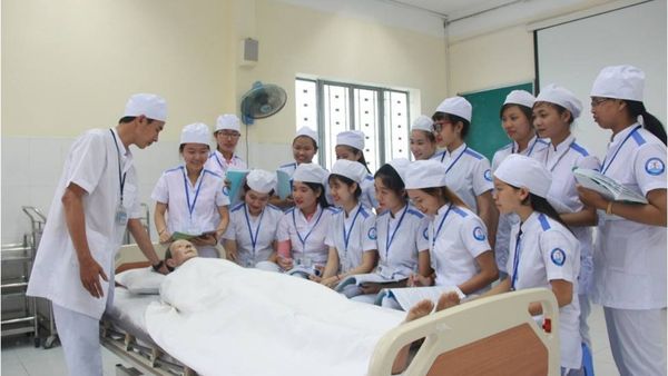 lương điều dưỡng đại học