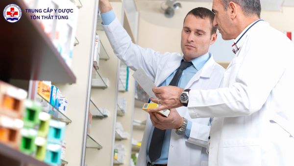 Học Đại học Dược tại chức: Tìm hiểu chi tiết học đại học dược tại chức