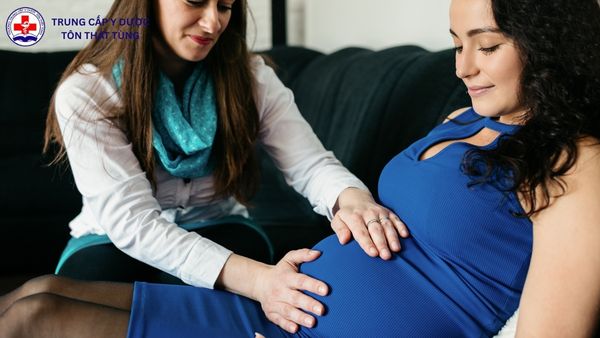 nhiệm vụ của nữ hộ sinh tại trạm y tế