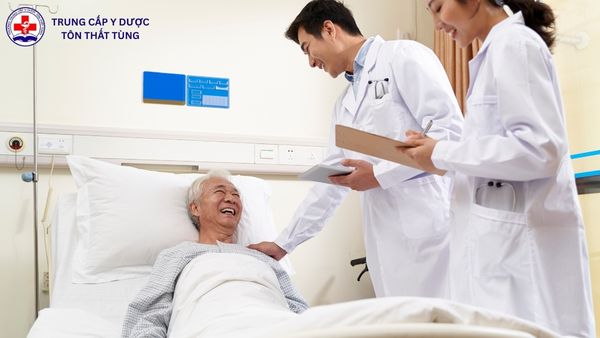 y sĩ đa khoa là gì